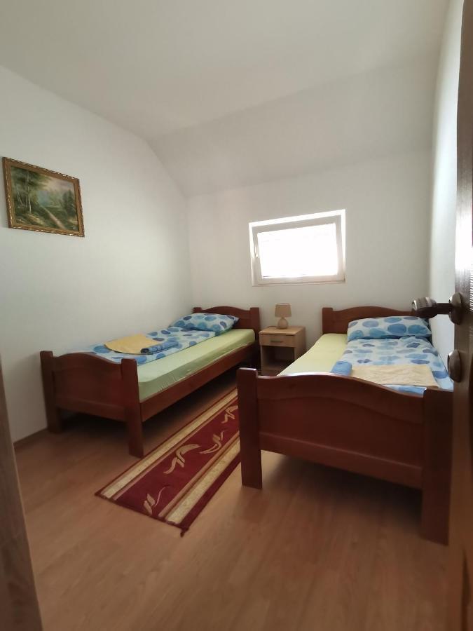 Apartment Osmajic プルジネ エクステリア 写真
