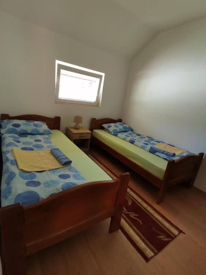 Apartment Osmajic プルジネ エクステリア 写真